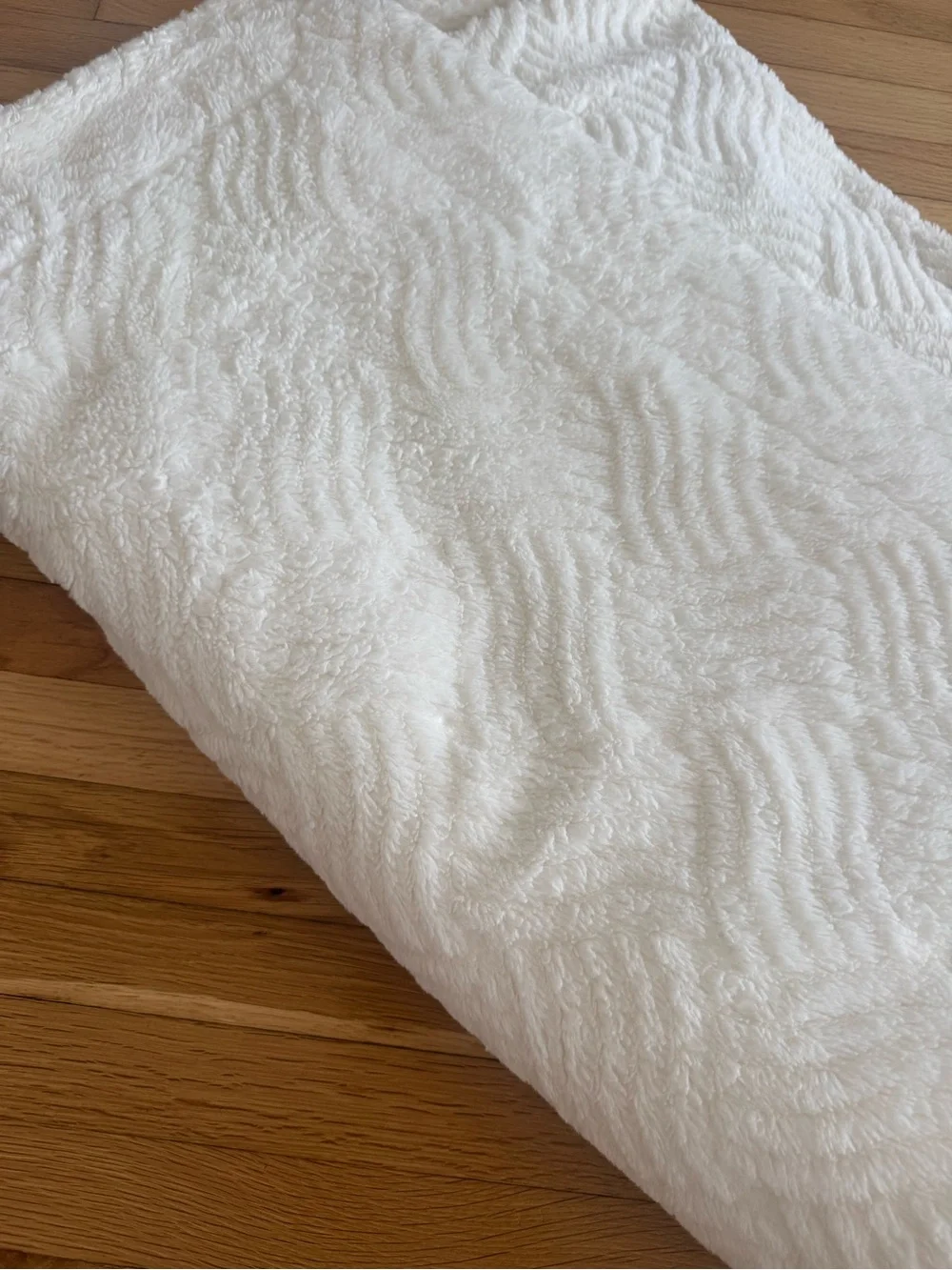 Life Comfort 60” x 72” White Off White Faux Fur Fuzzy Throw Blanket